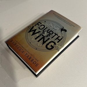 Fourth Wing Novel by Rebecca Yarros